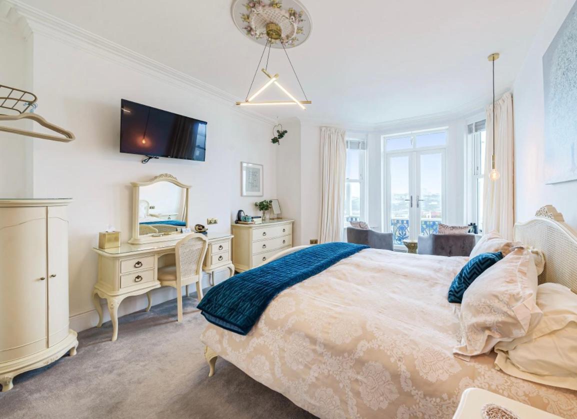 Lazy Waves Boutique B&B New Quay Dış mekan fotoğraf